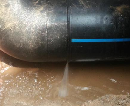 小金楼顶渗水维修公司为大家分享下小金卫生间漏水维修修补技术!